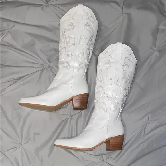 Point Toe Western Cowboy Boots - Picture 1 of 6